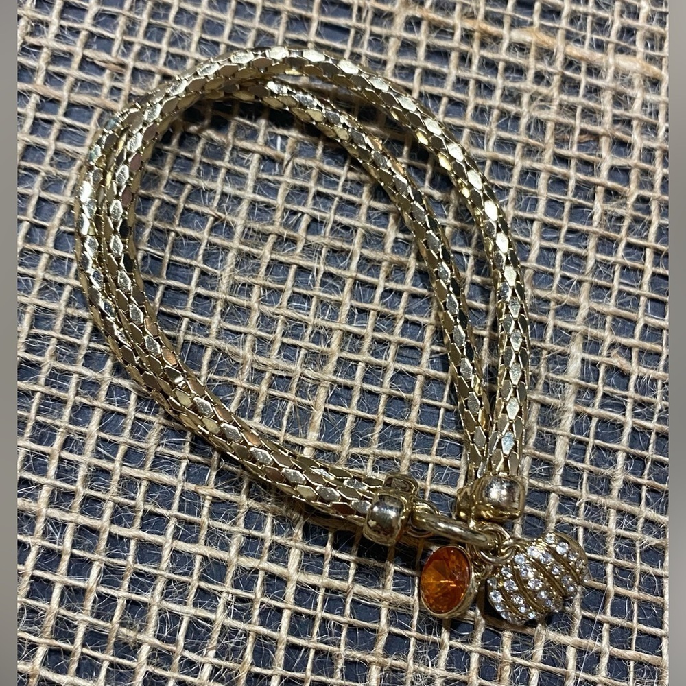Bracelet Nine West Gold Tone Finish W/Amber & Pumpkin Charms Stretch